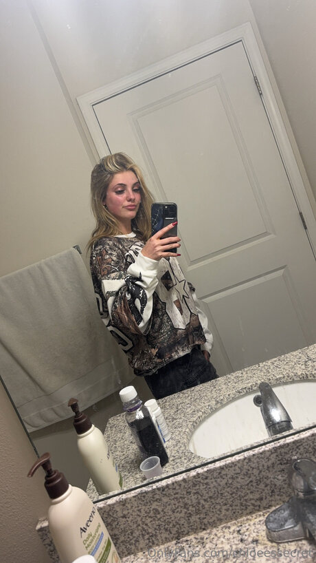 chloeessecret art pornstar img