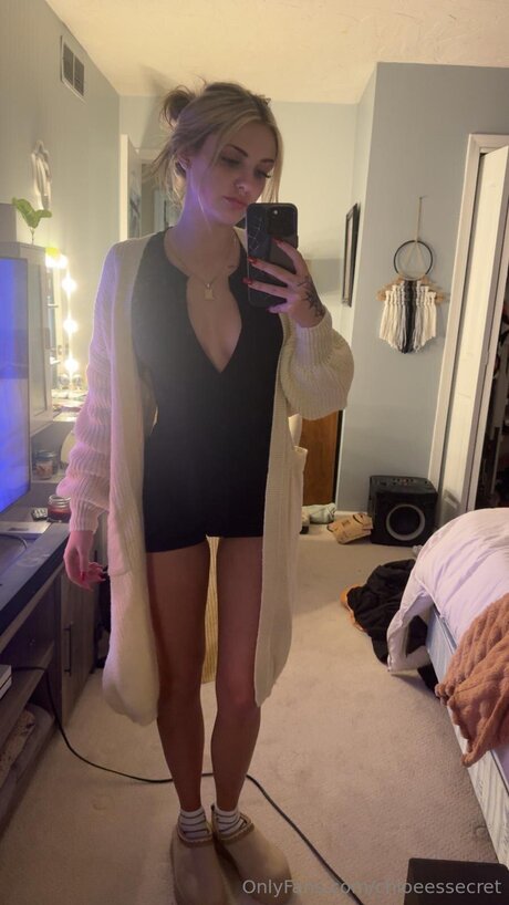 chloeessecret nude pornstar photo