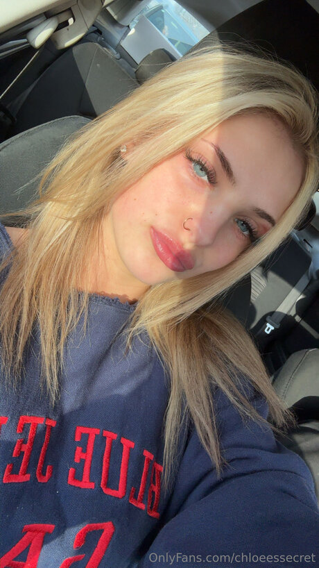 chloeessecret top actress img