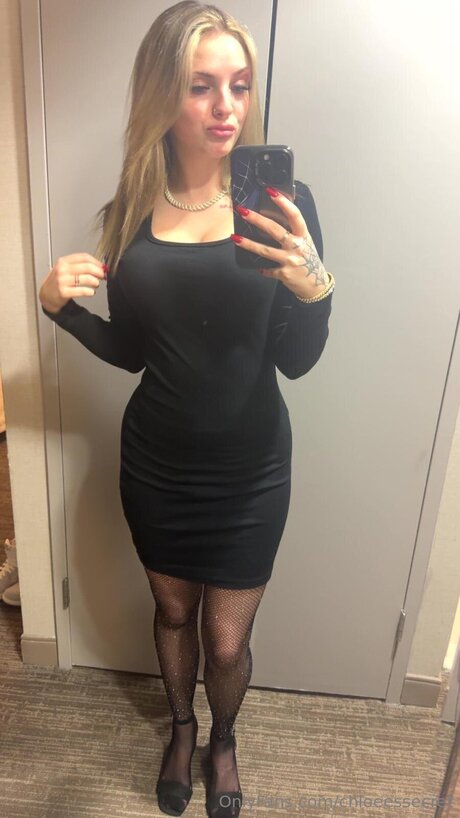 chloeessecret exclusive star pics