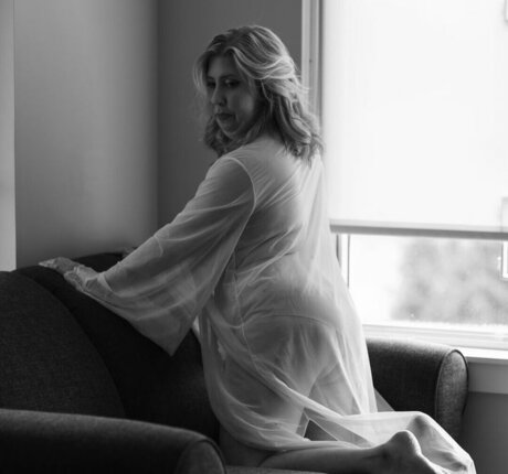 Wellnessbynorah erotic pornstar photo