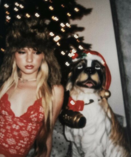 Abby Paradise art model pictures