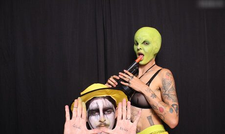 Photobox Flashes star sexy photo