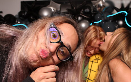 Photobox Flashes pornstar xxx images