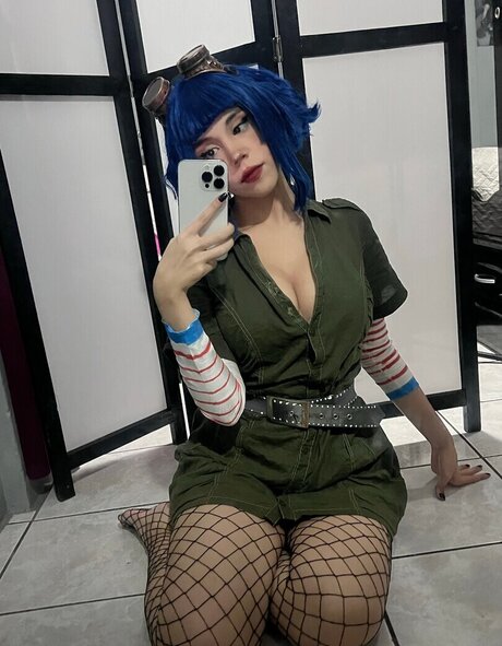 likeviolence_ model pretty pic