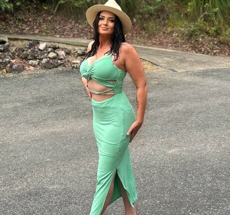 Eleanorsaur hd pornstar picture