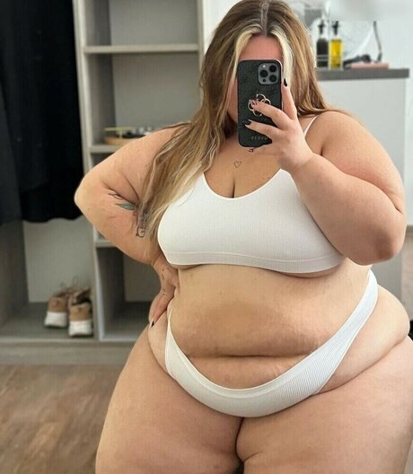 Geparrke star nude image