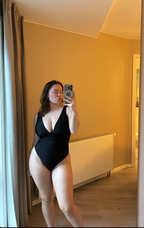 Jana Kristina Heiland erotic star photos