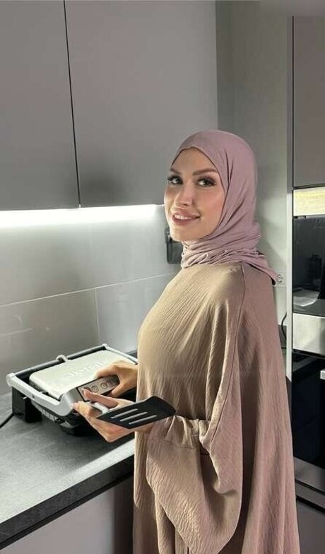 Amira amour star nude pictures