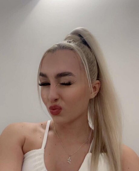 Maryyhx hd actress pics