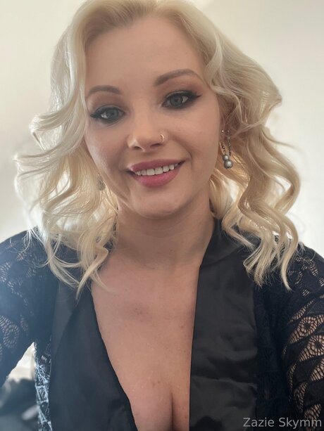 zazieskymm model adult img