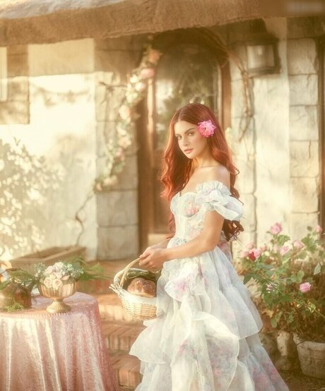 Juliette Sureau star erotic pic