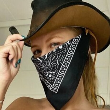 missbunda Suki Bryan erotic pornstar images