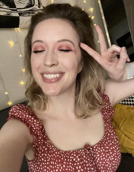 Pjonk naked model img