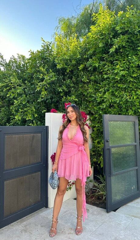 alternative onlyfans pornographic photos