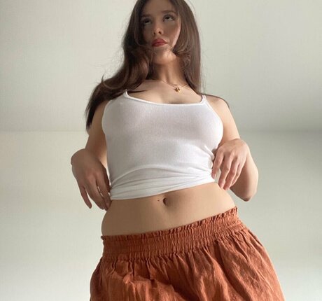 theleotina model best pic