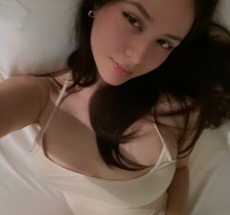 theleotina model nudes images