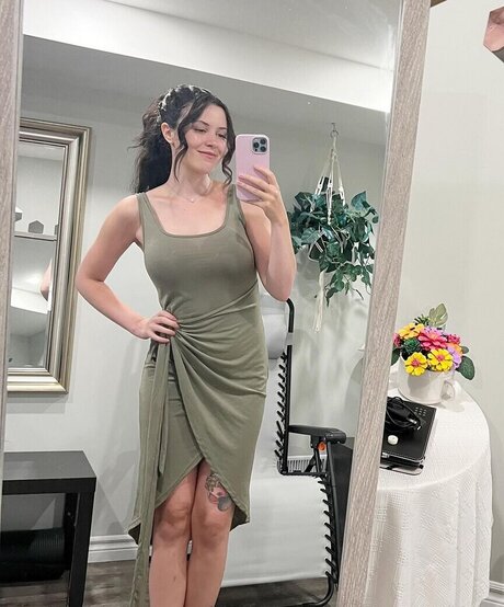 Beckmon nude star image