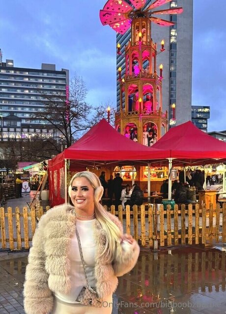 Bigboobzbarbie pretty pornstar pic