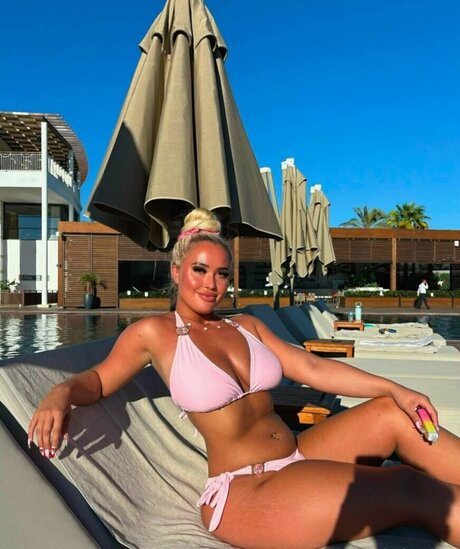 Bigboobzbarbie pornstar erotic photos