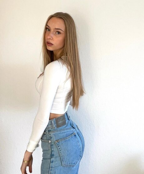 Celina Klug pornstar nude photos