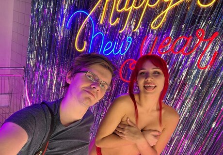 Red Saya adult model pic