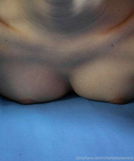 SoyNaiah model exclusive picture