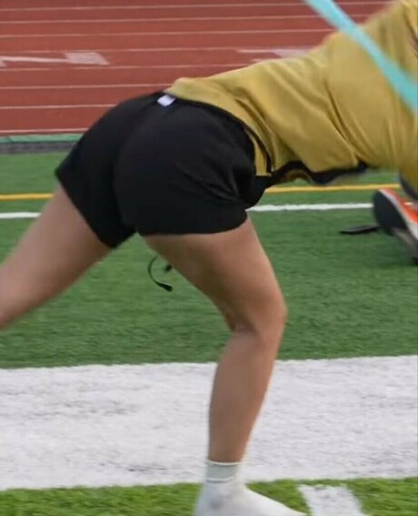 Valkyrae model top images