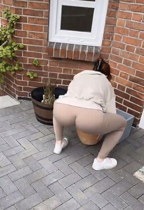 Julia Schulze naked pornstar image