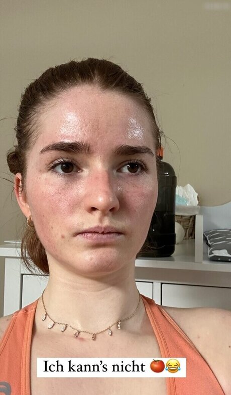 Julia Schulze nice actress image