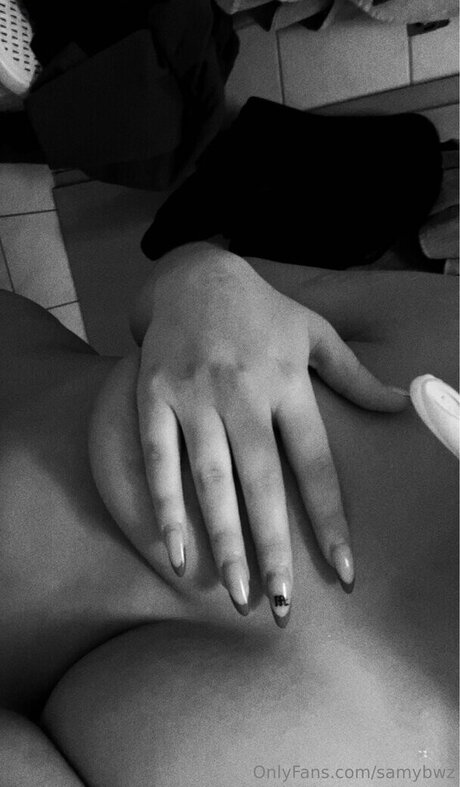 samybwz model adult photo