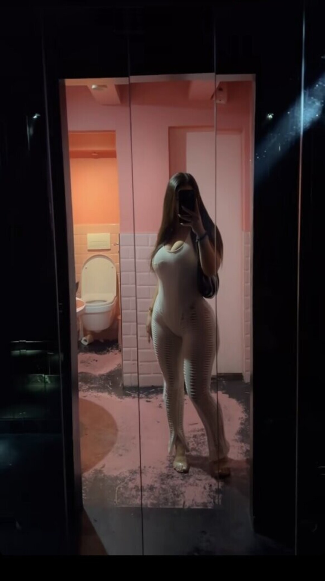 selinkitmir model adult image