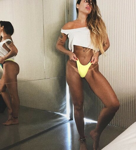 Alinne Rosa nude actress picture