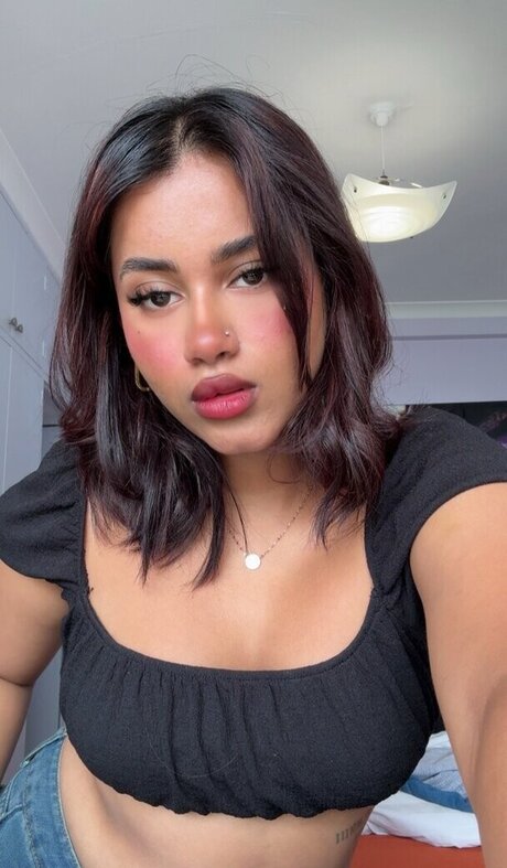 senoritasara pornstar img