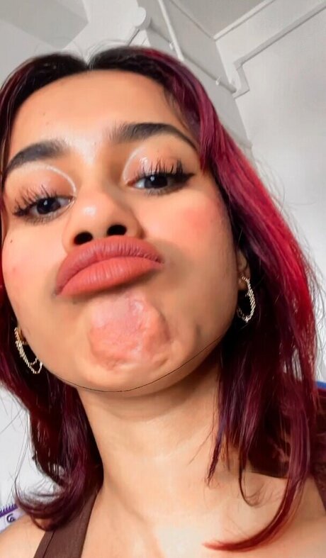 senoritasara nudes model archive