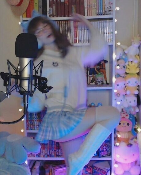 Skymi chan pornstar nudes photos