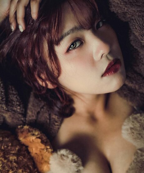 __s w p__ model free photo