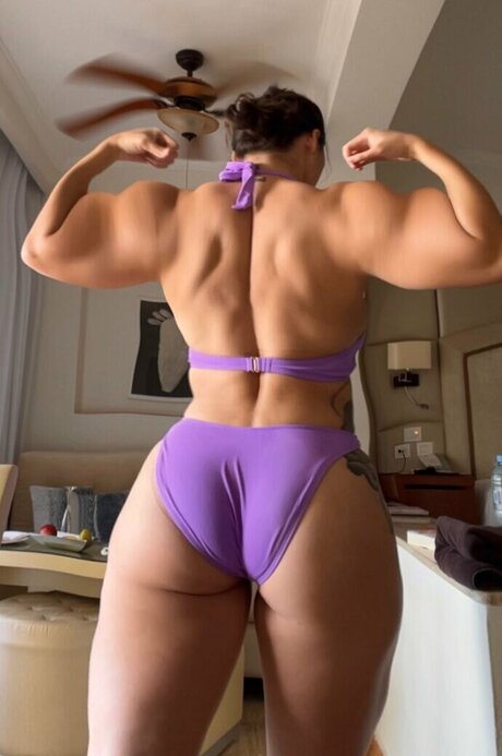 lov3ly laur3n free actress galleries