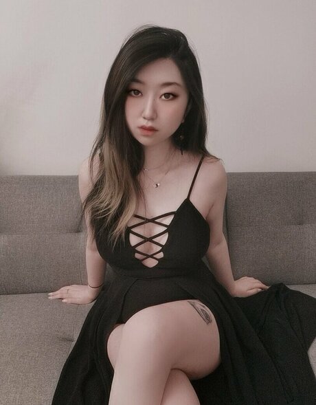 Drowsypotion Uwasaoink model sexy image