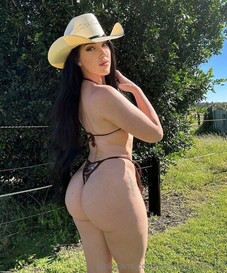 Charlotte Rose star pornographic pics