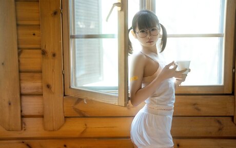 LynnLi7698 star porn pictures