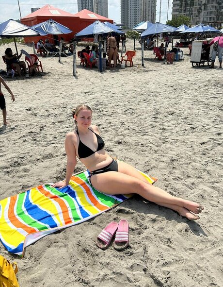 Melanie El Baghdadi sex actress pictures