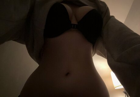 ratedreign xxx model picture