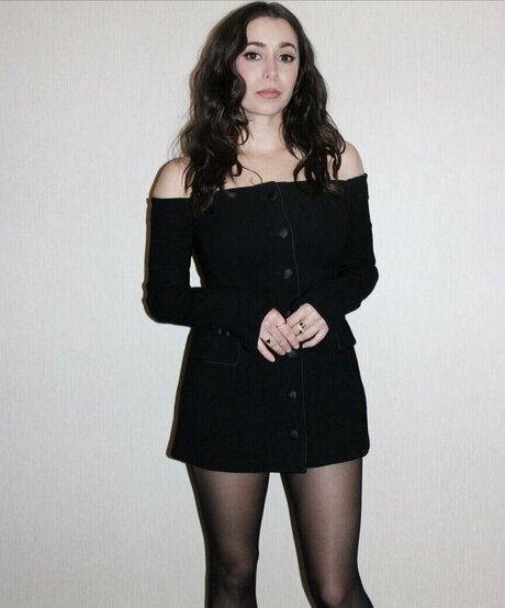 Cristin Milioti naked actress gallery