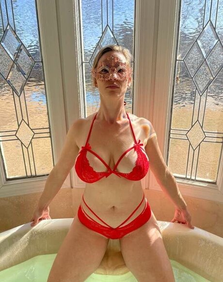 masquer aida top model photo