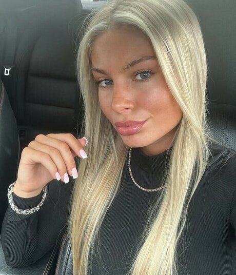 mollymercedes pornographic star pic