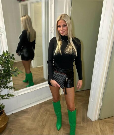 mollymercedes star xxx picture