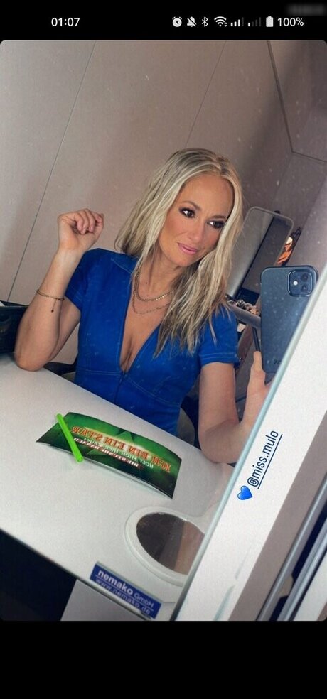 Angela Finger Erben sexy model gallery