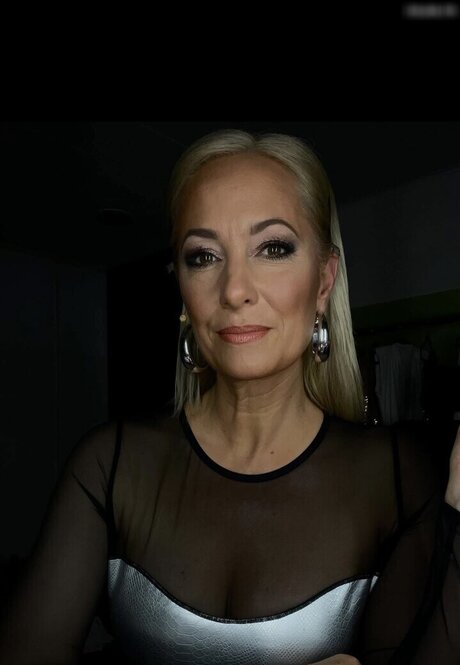 Angela Finger Erben model high quality img