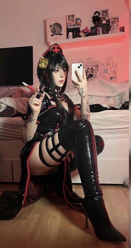 Laurinchhhe model best images